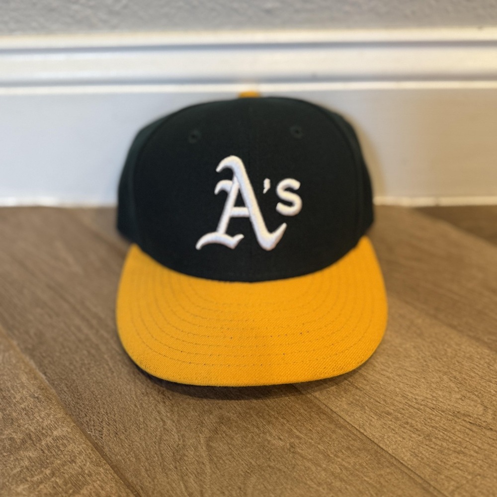 Oakland Athletics Hat Cap Fitted Mens 7 1/8 Green Yellow MLB Baseball New Era